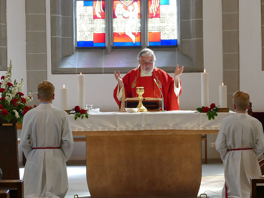 Pfingsten in der renovierten Stadtpfarrkirche St. Crescentius (Foto: Karl-Franz Thiede)